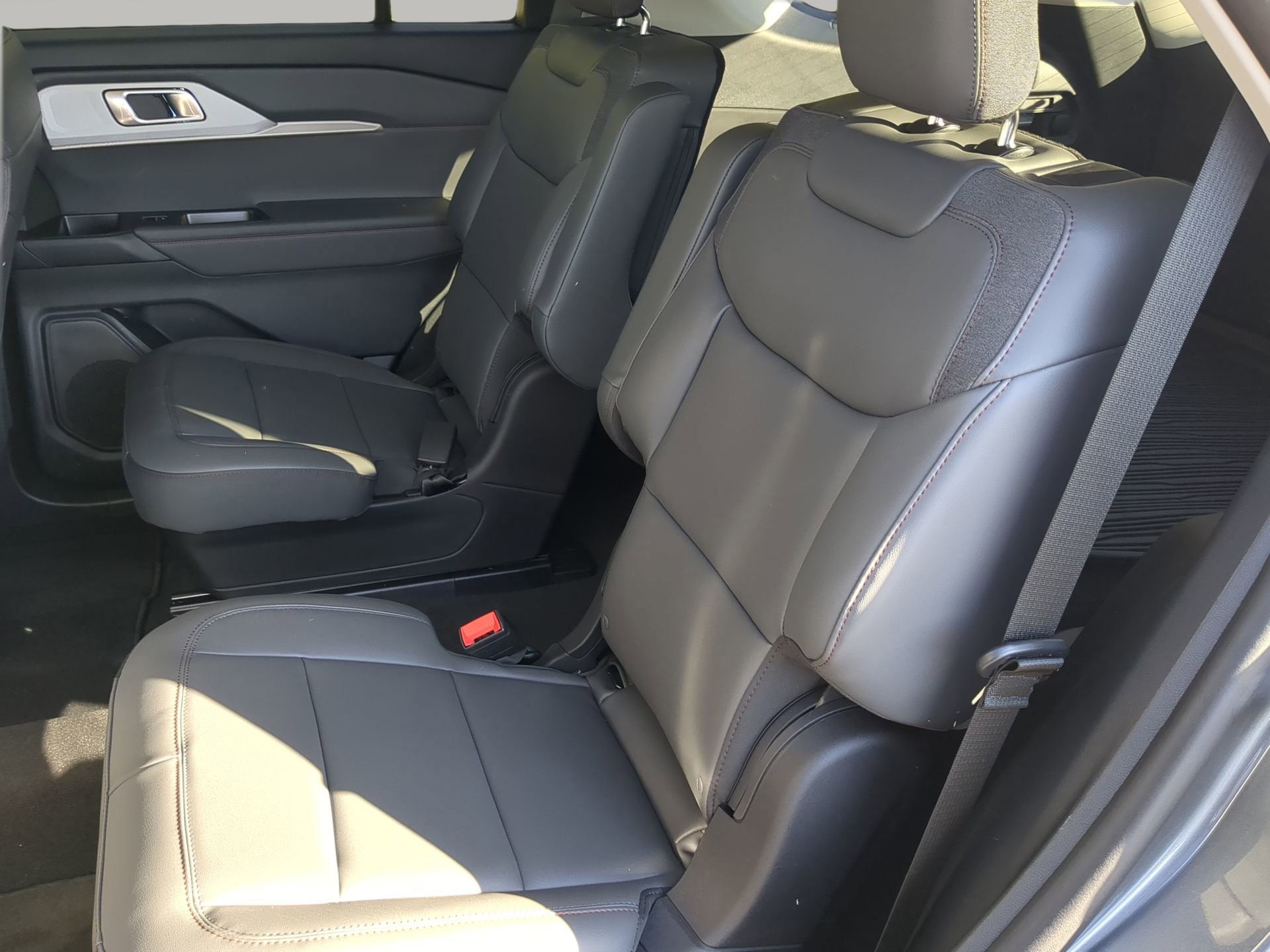 New 2025 Ford Explorer Active w/ Active Comfort Package image 50