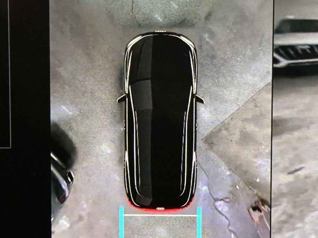 Used 2025 Audi Q5 Premium Plus w/ Premium Plus image 25