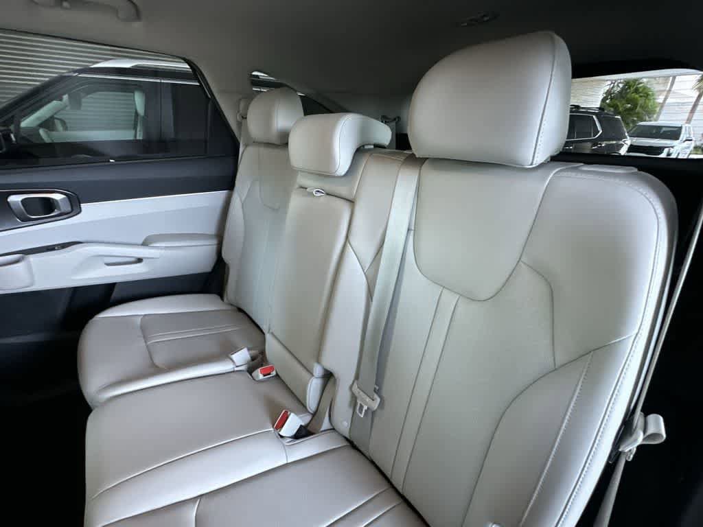 Certified 2023 Kia Sorento S FWD image 22