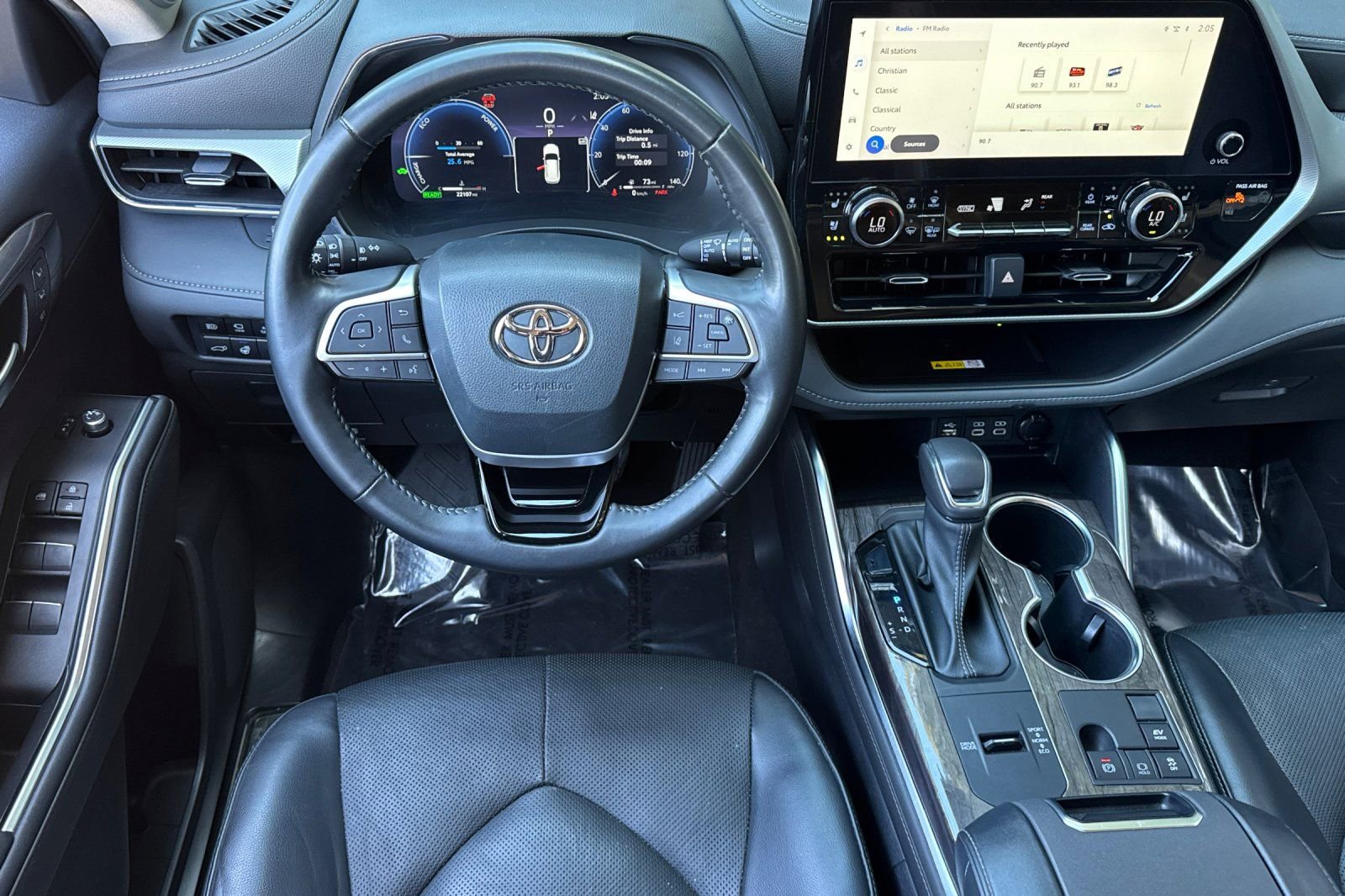 Used 2023 Toyota Highlander Platinum FWD image 14