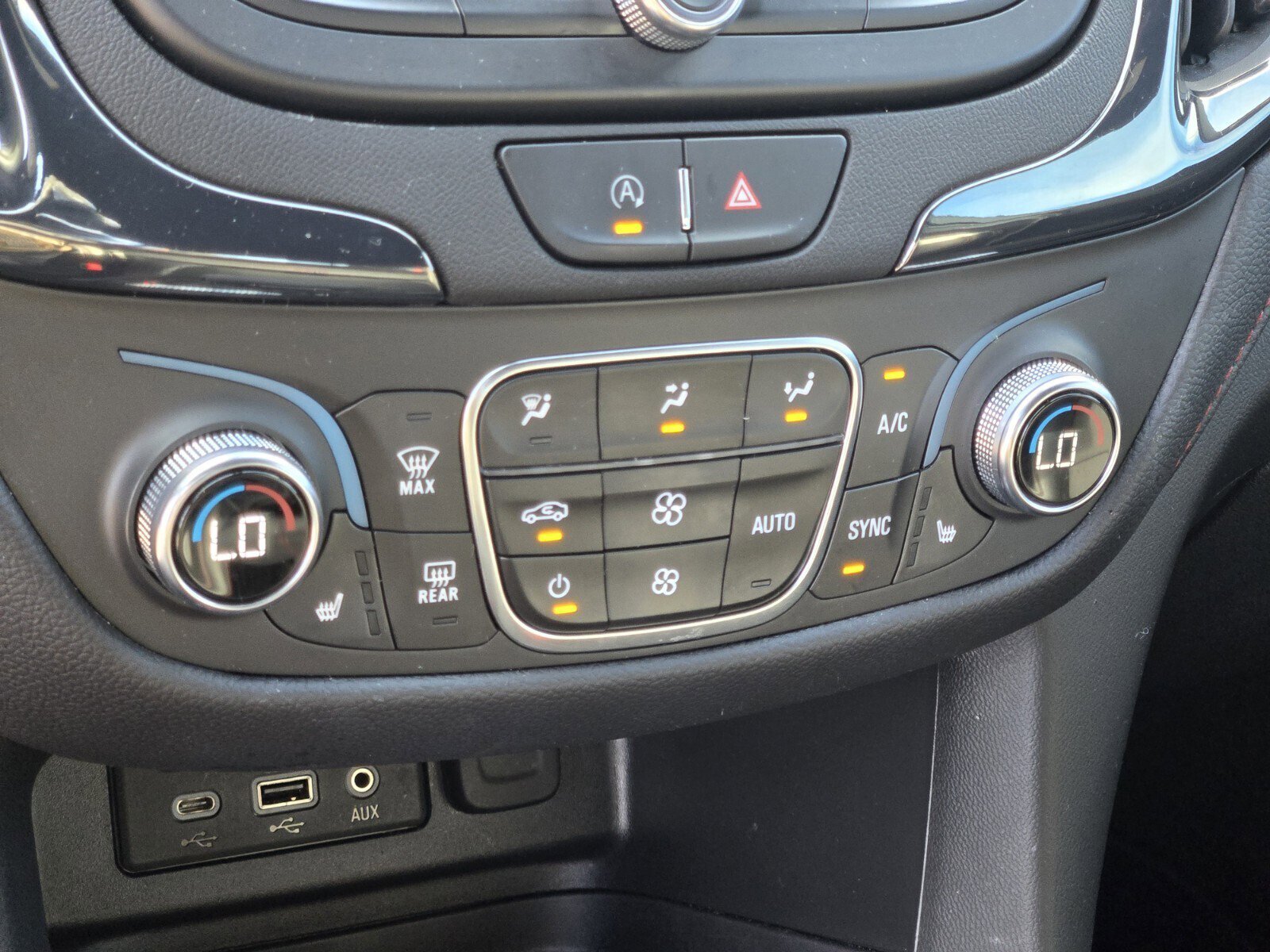 Used 2023 Chevrolet Equinox RS w/ RS Leather Package image 20