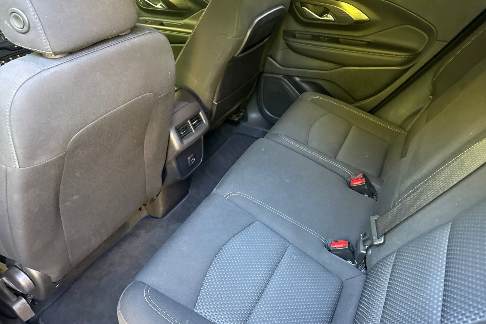 Used 2024 GMC Terrain SLE FWD image 15