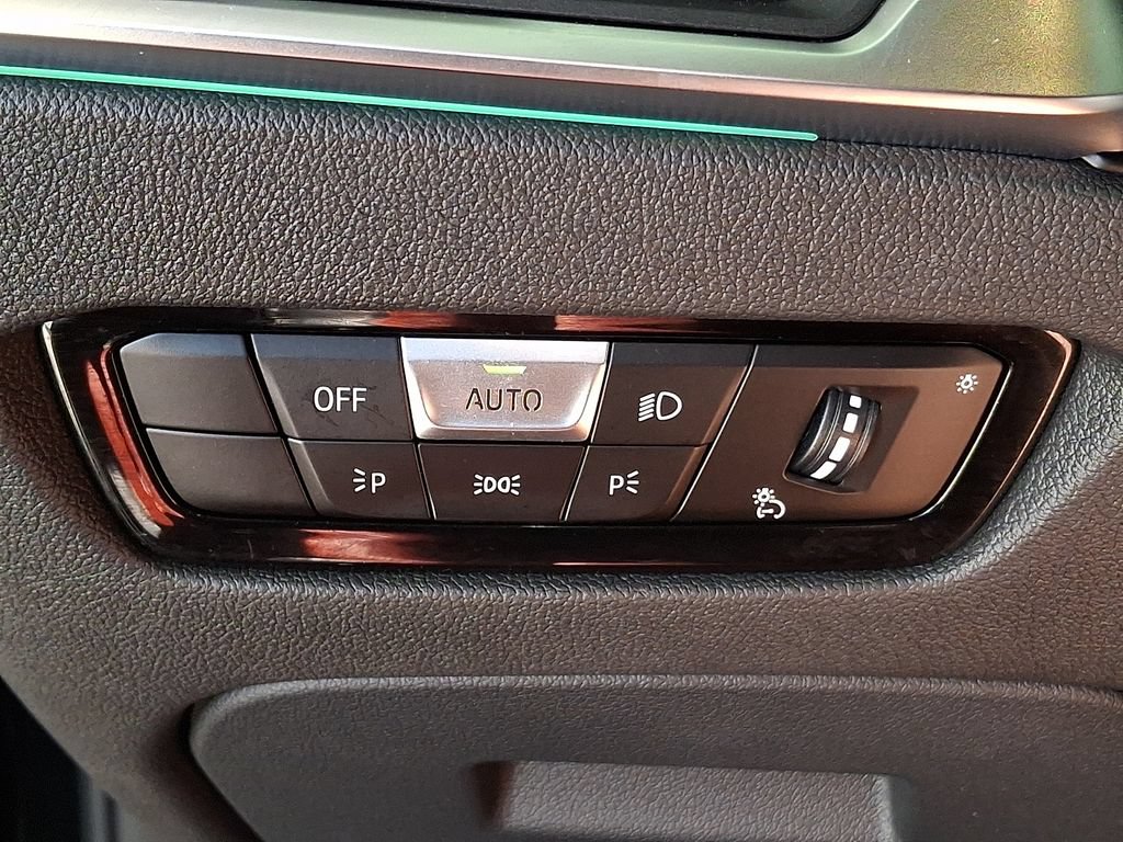 Used 2022 BMW M3 Competition w/ Executive Package AWD/4WD image 18