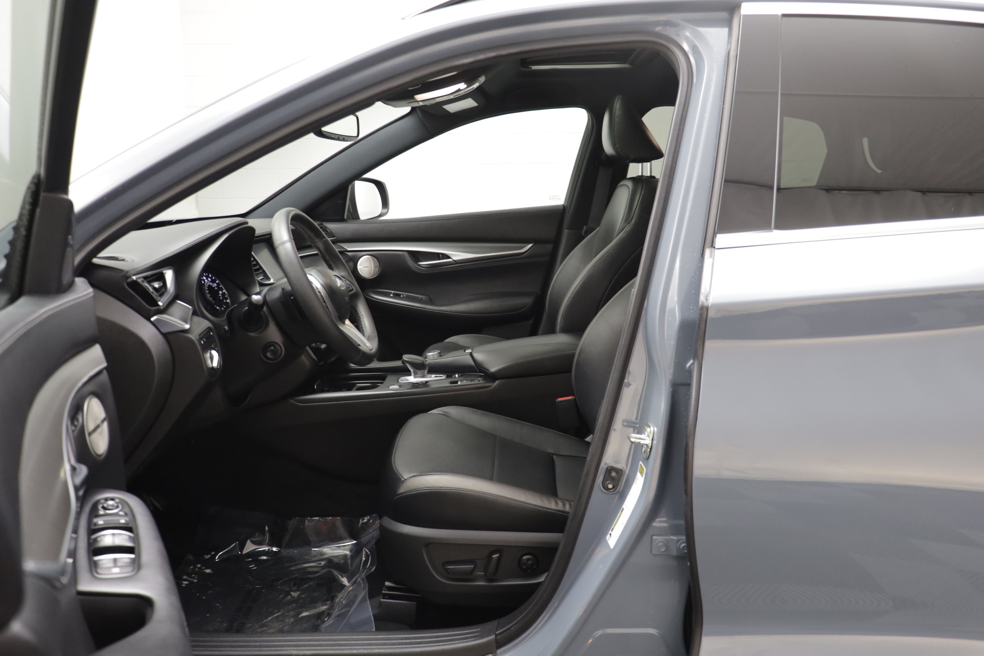 Used 2023 INFINITI QX55 Essential AWD/4WD image 5