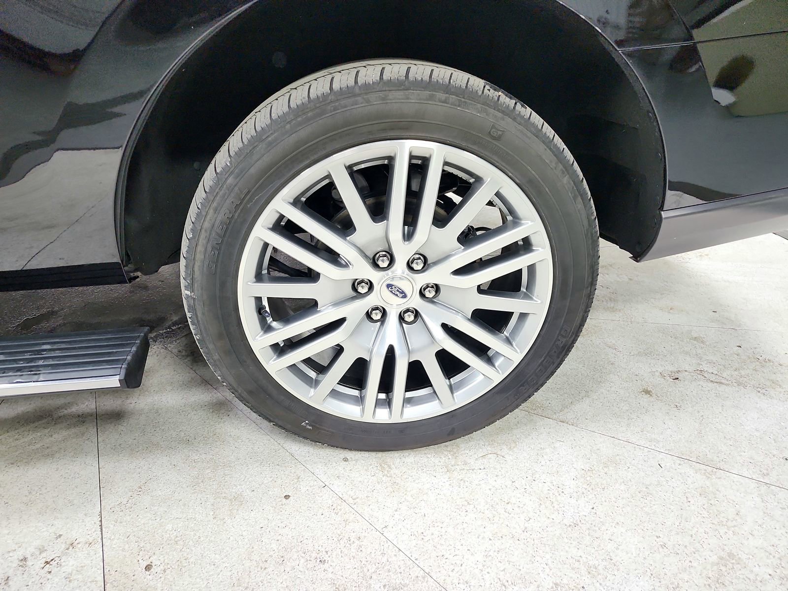 Used 2024 Ford Expedition Limited image 49