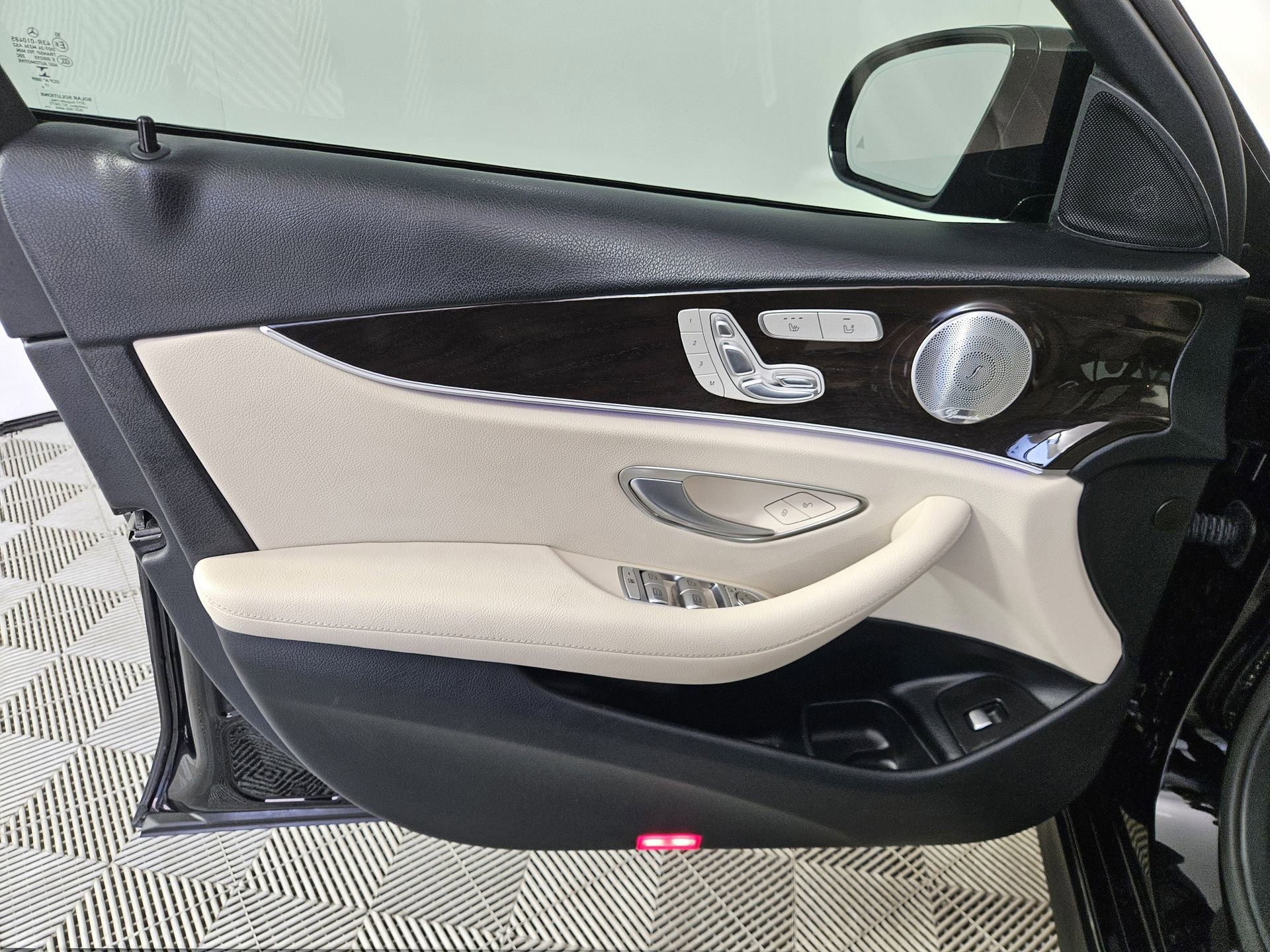 Used 2019 Mercedes-Benz E 450 4MATIC Wagon image 18