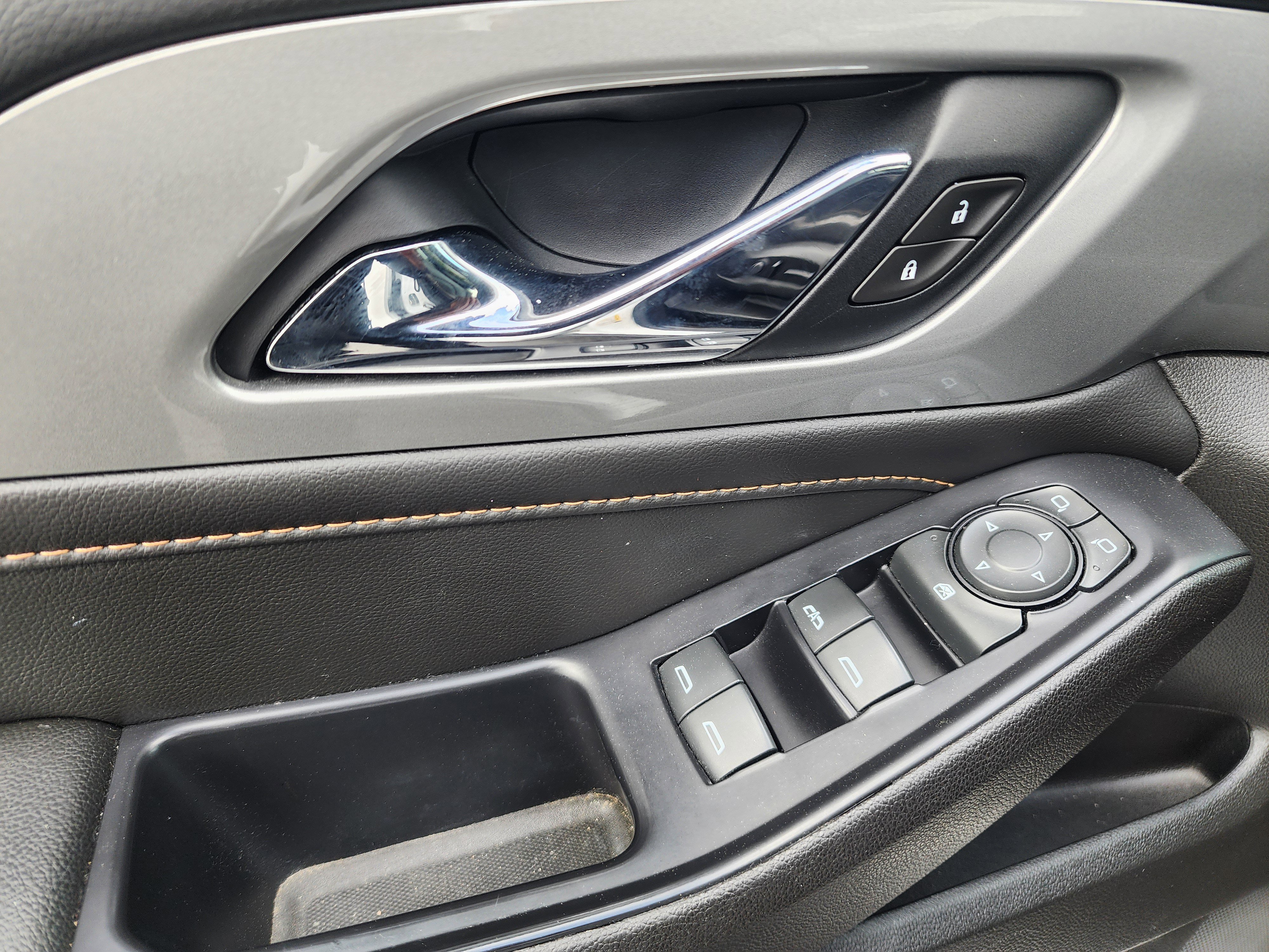 Used 2021 Chevrolet Traverse RS image 22