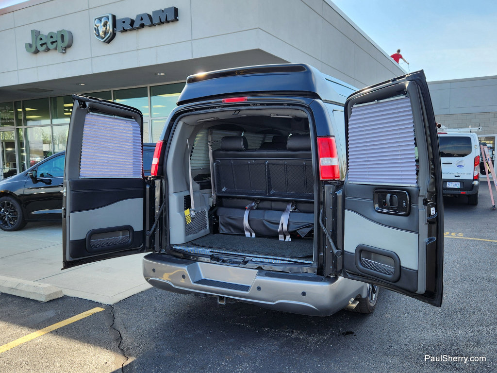 Used 2021 Chevrolet Express 2500 LS w/ Enhanced Convenience Package image 19