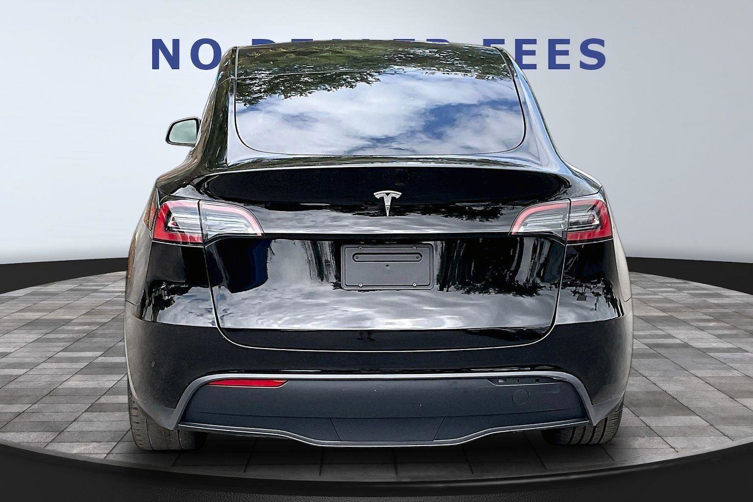 Used 2023 Tesla Model Y Long Range AWD/4WD image 5