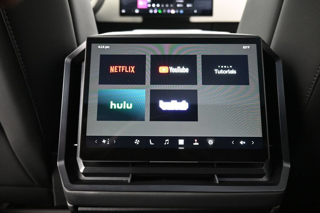 Used 2024 Tesla Cybertruck AWD Crew Cab image 21