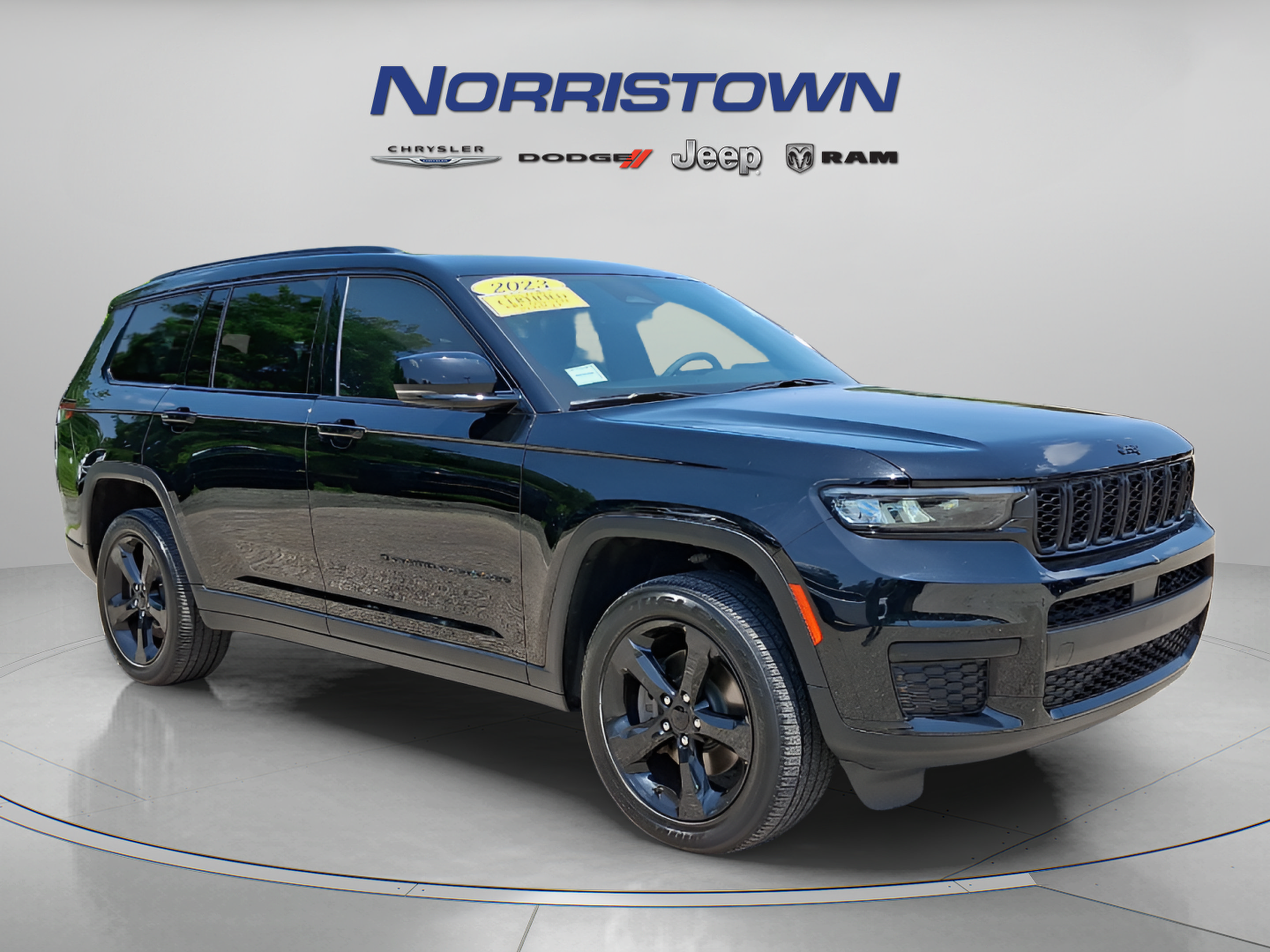 Certified 2023 Jeep Grand Cherokee L Laredo AWD/4WD image 1