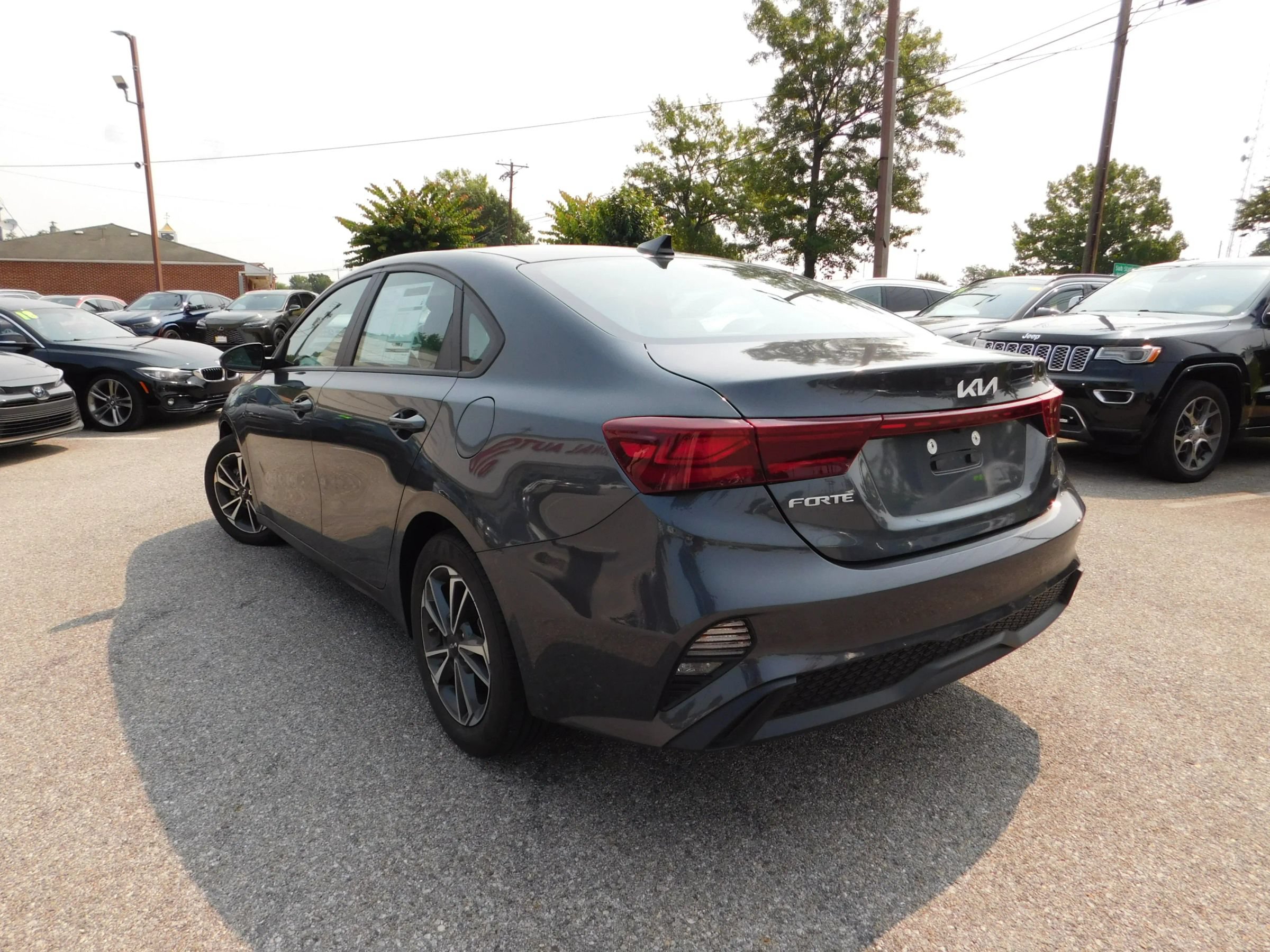 Used 2023 Kia Forte LXS w/ LXS Technology Package FWD image 7