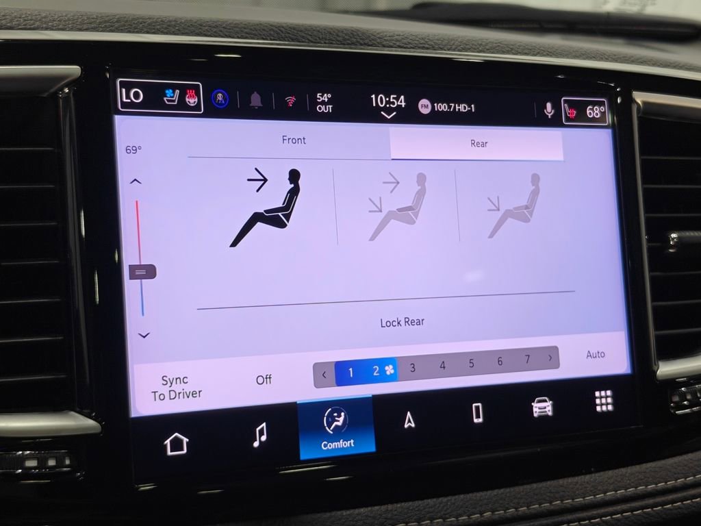 Used 2025 Chrysler Pacifica Limited image 49