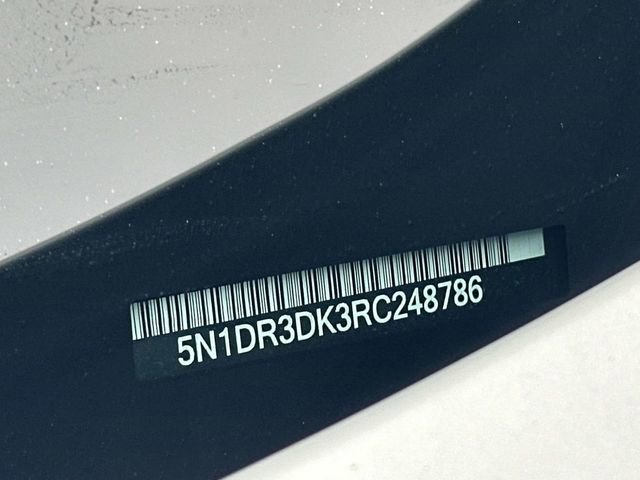 Used 2024 Nissan Pathfinder Platinum image 27