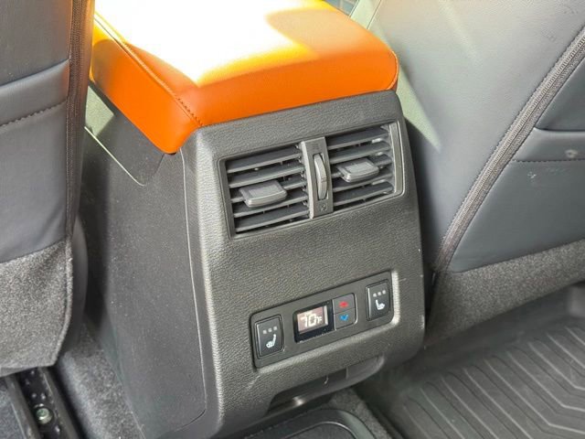 Used 2025 Mitsubishi Outlander 4WD Plug-In Hybrid image 13