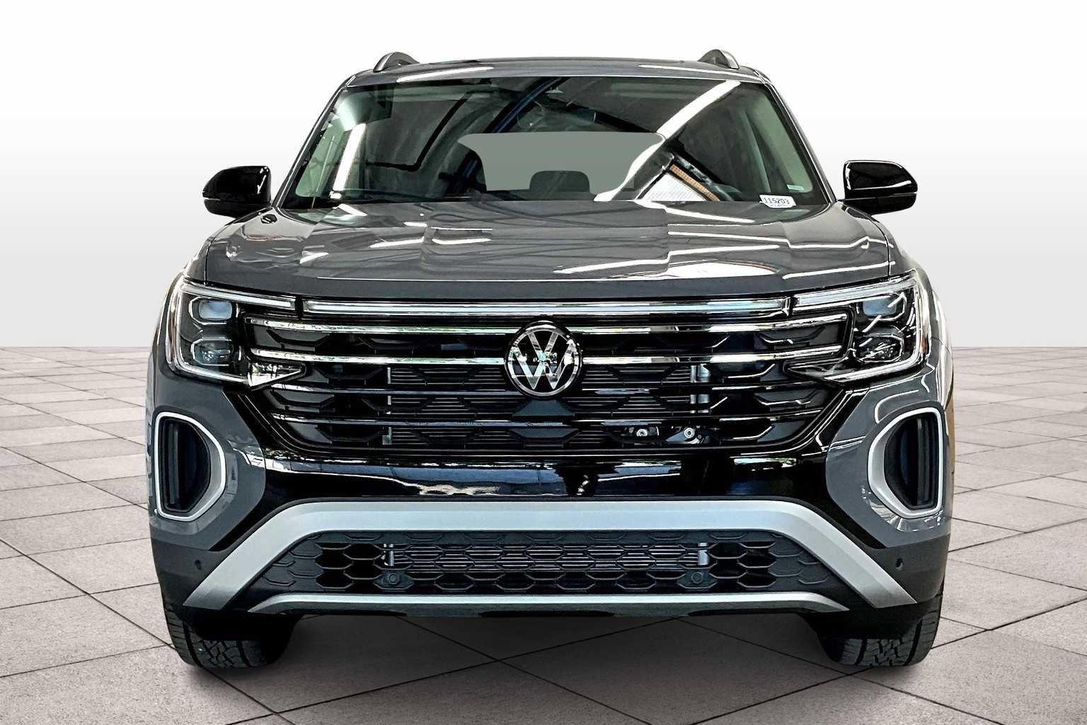 New 2026 Volkswagen Atlas Peak Edition image 5