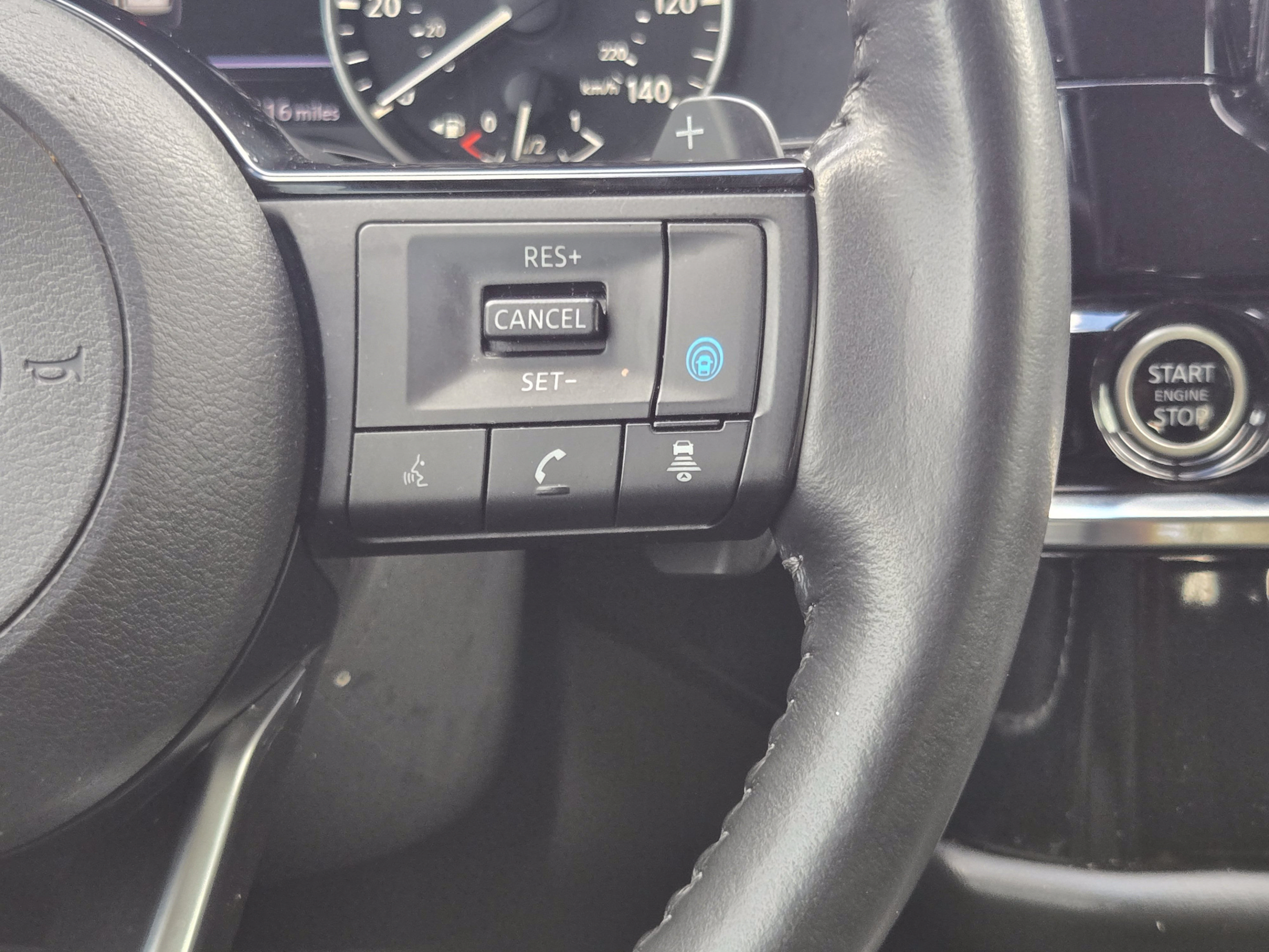 Used 2023 Nissan Pathfinder SL AWD/4WD image 25