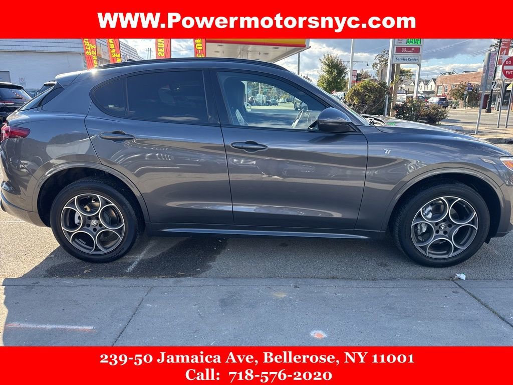 Used 2023 Alfa Romeo Stelvio Ti image 6