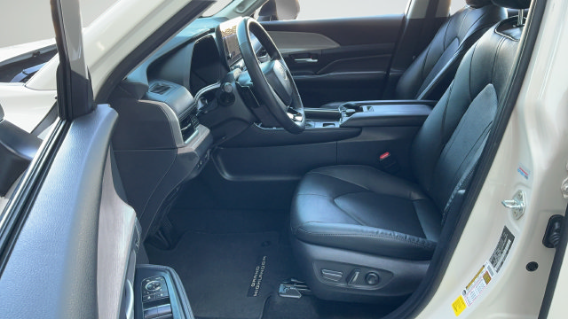 Used 2024 Toyota Grand Highlander AWD image 20