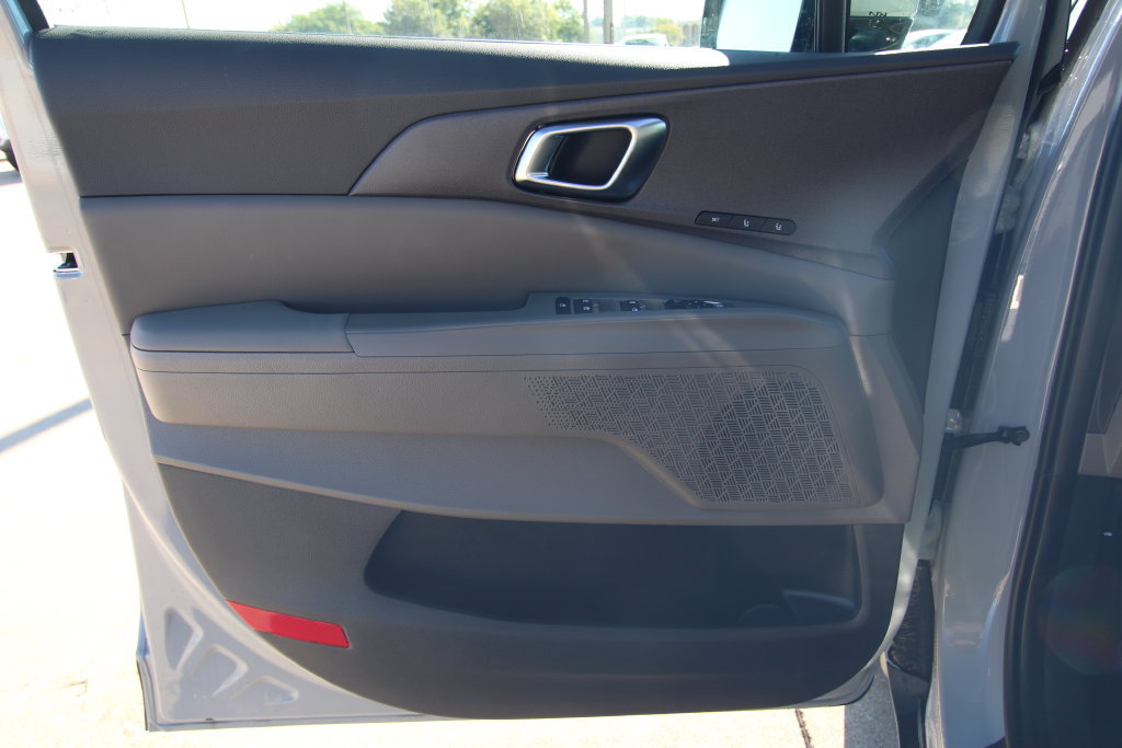 Used 2026 Kia Carnival EX FWD image 44