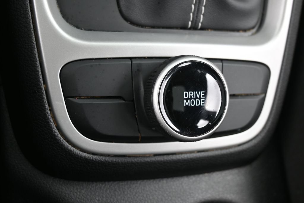 Used 2022 Hyundai Venue SEL FWD image 21
