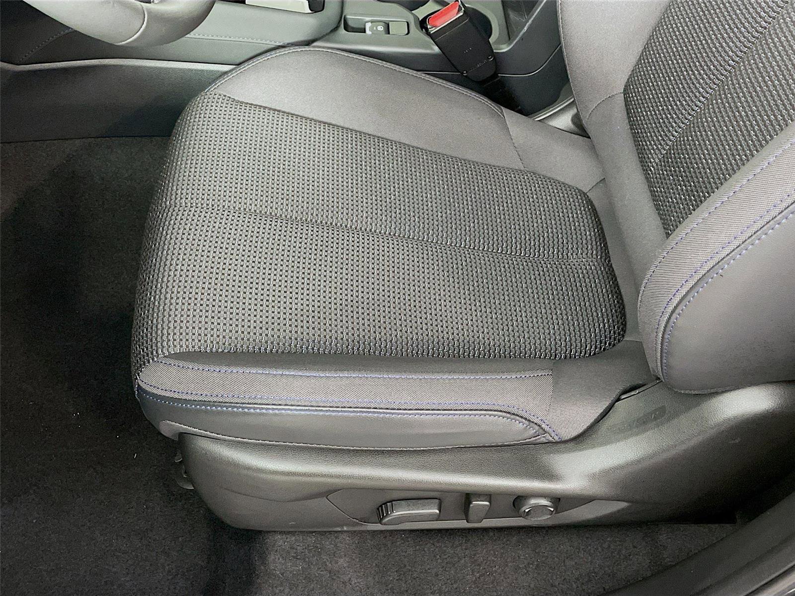 Certified 2025 Subaru Forester Premium AWD/4WD image 23