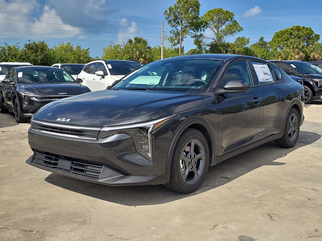 New 2026 Kia K4 LXS image 4