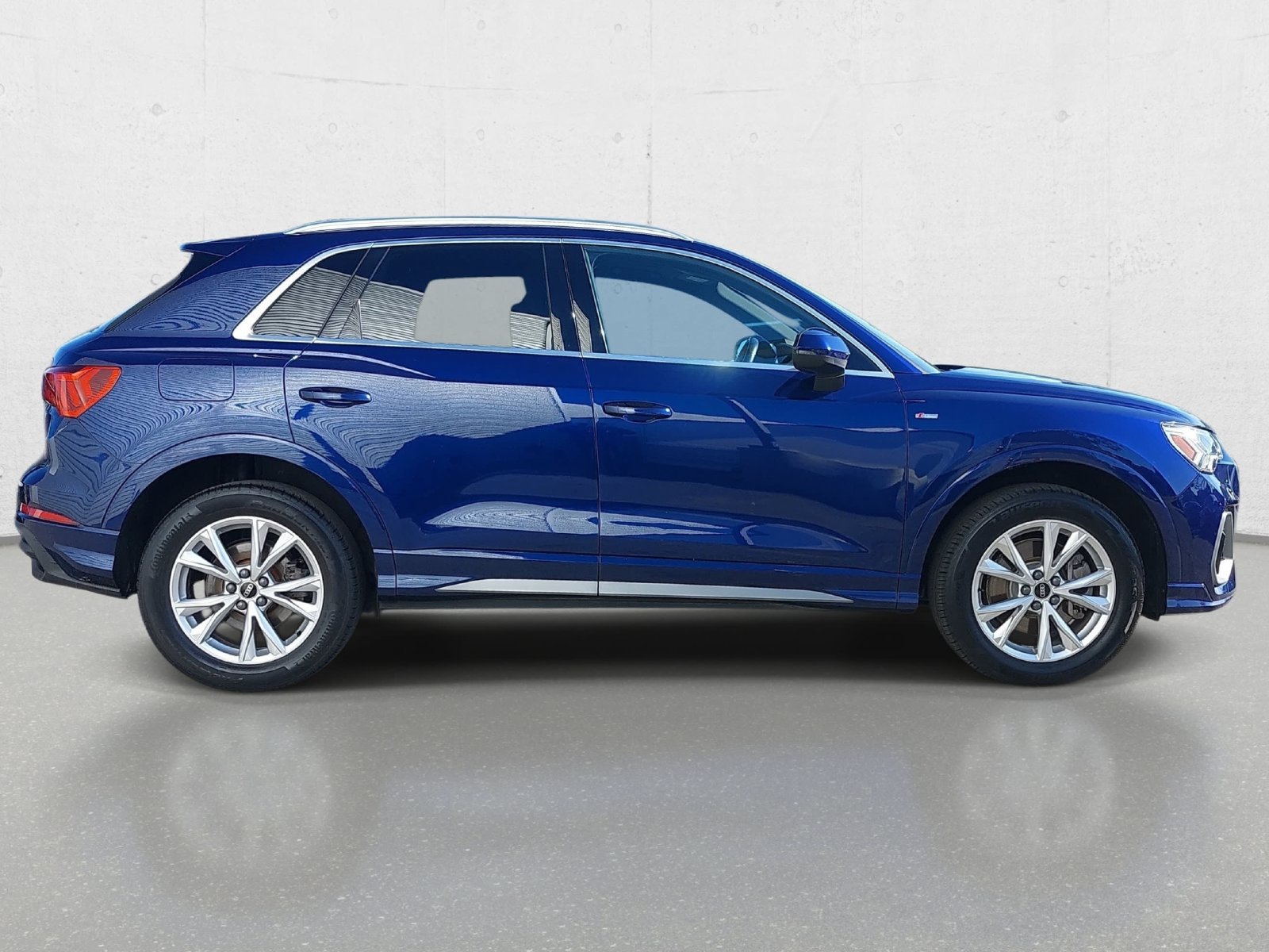 Used 2023 Audi Q3 2.0T Premium AWD/4WD image 4