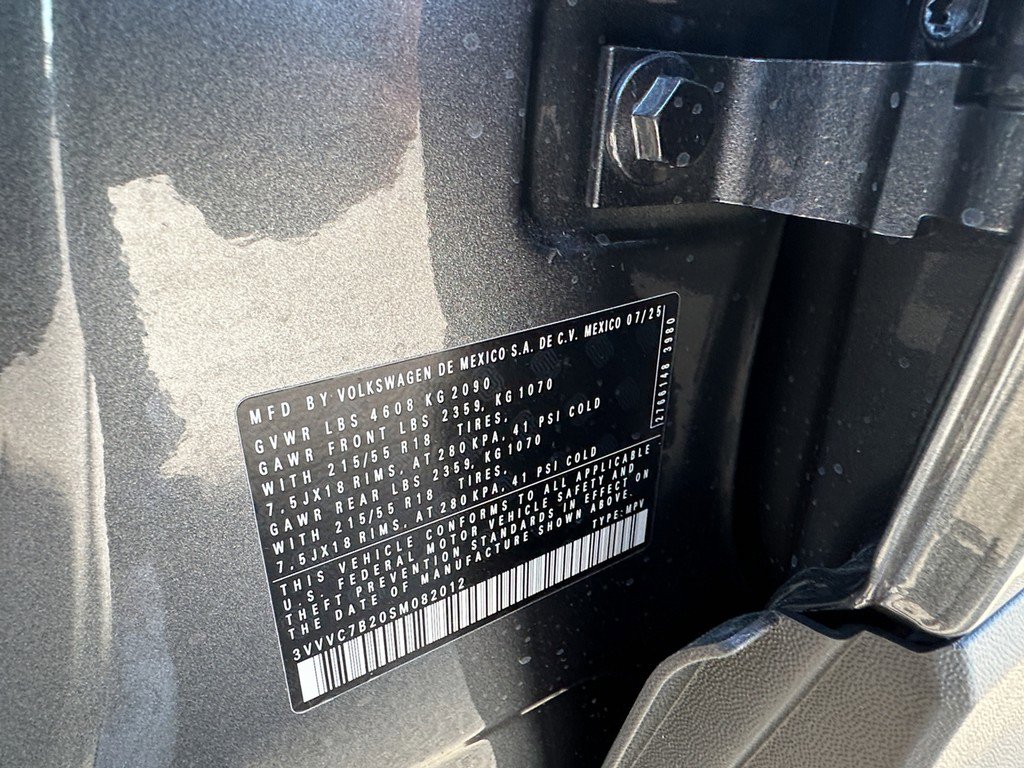 New 2025 Volkswagen Taos SE image 20