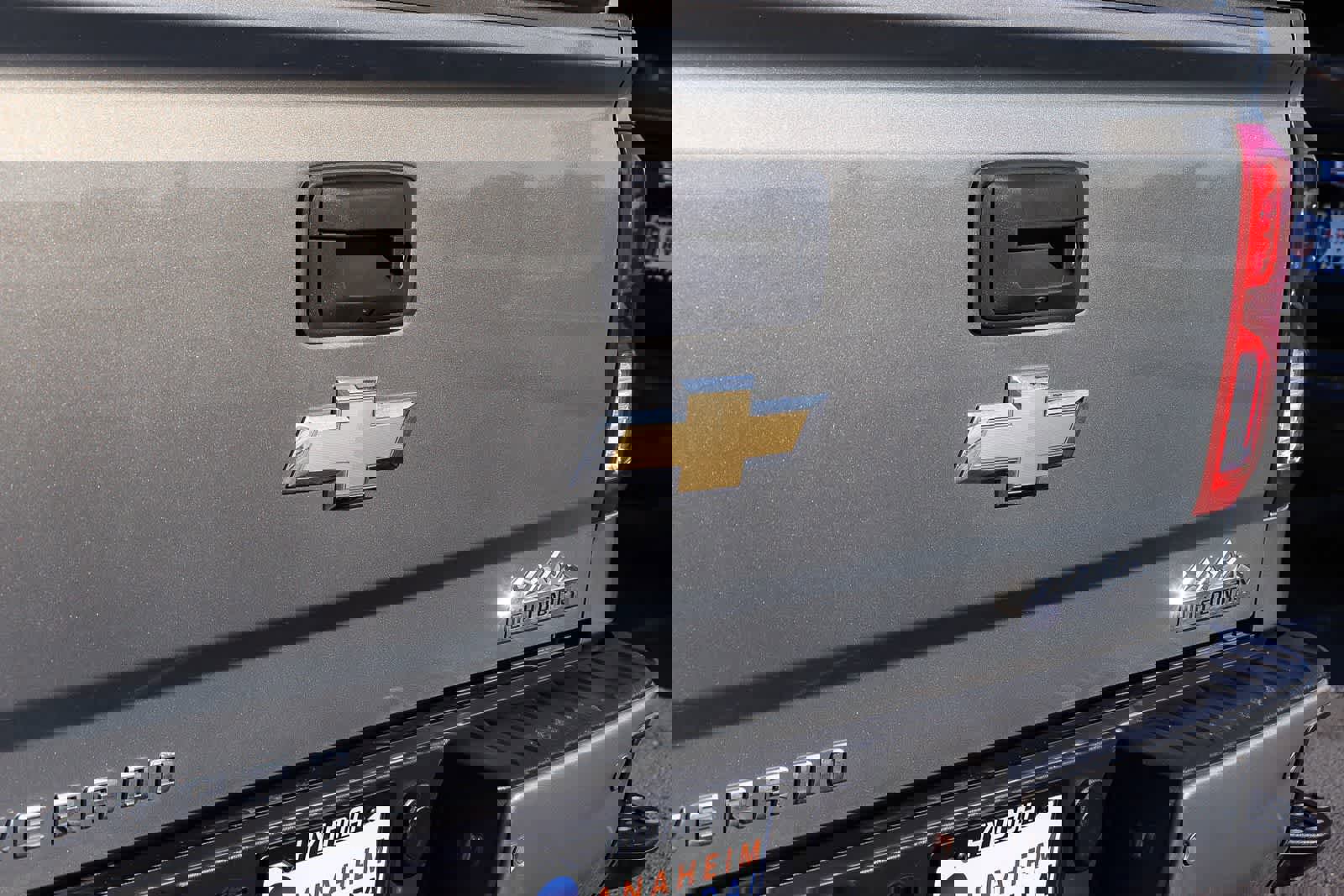 Used 2017 Chevrolet Silverado 1500 High Country image 9