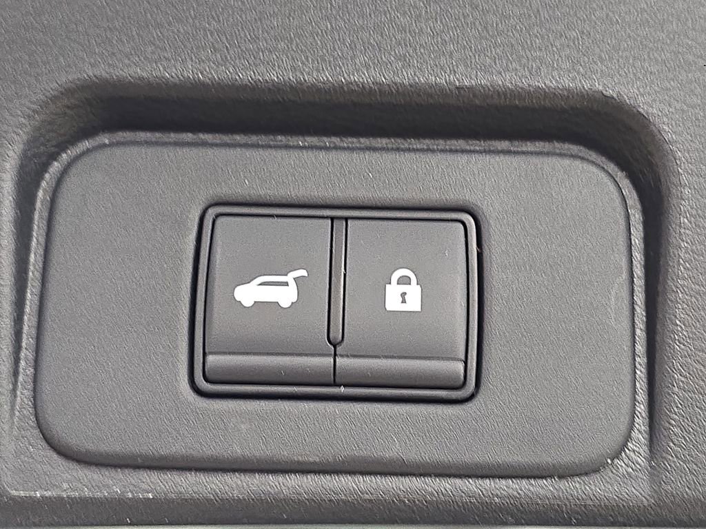 Used 2024 Nissan Rogue SV AWD/4WD image 13