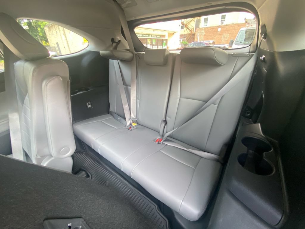 Used 2023 Toyota Highlander XLE AWD/4WD image 29