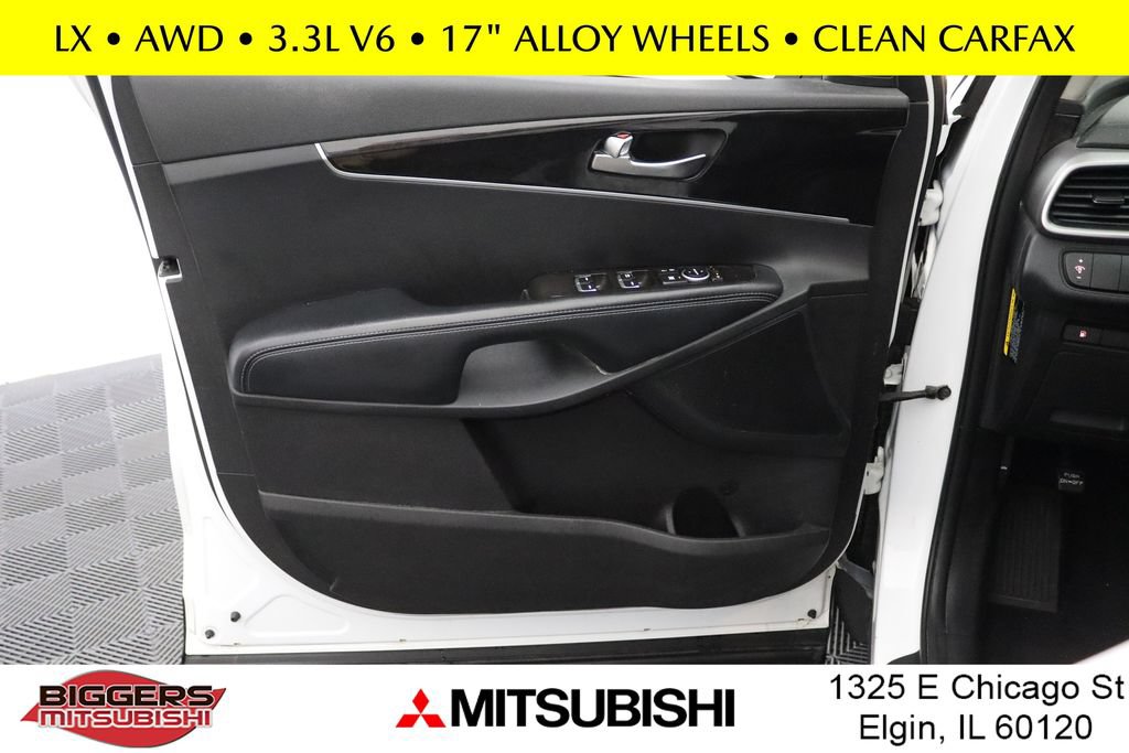 Used 2017 Kia Sorento AWD image 12
