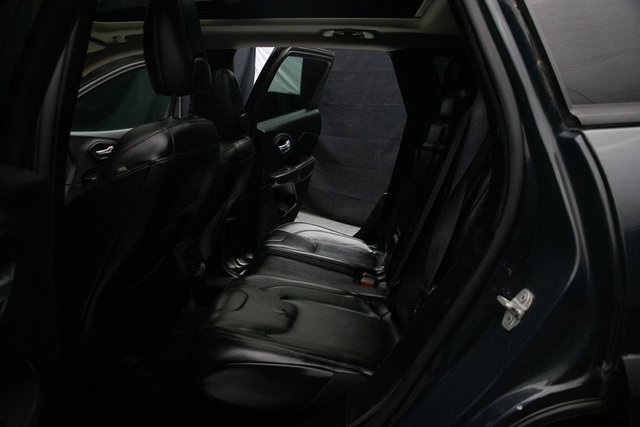 Used 2016 Jeep Cherokee Trailhawk w/ Comfort/Convenience Group image 21