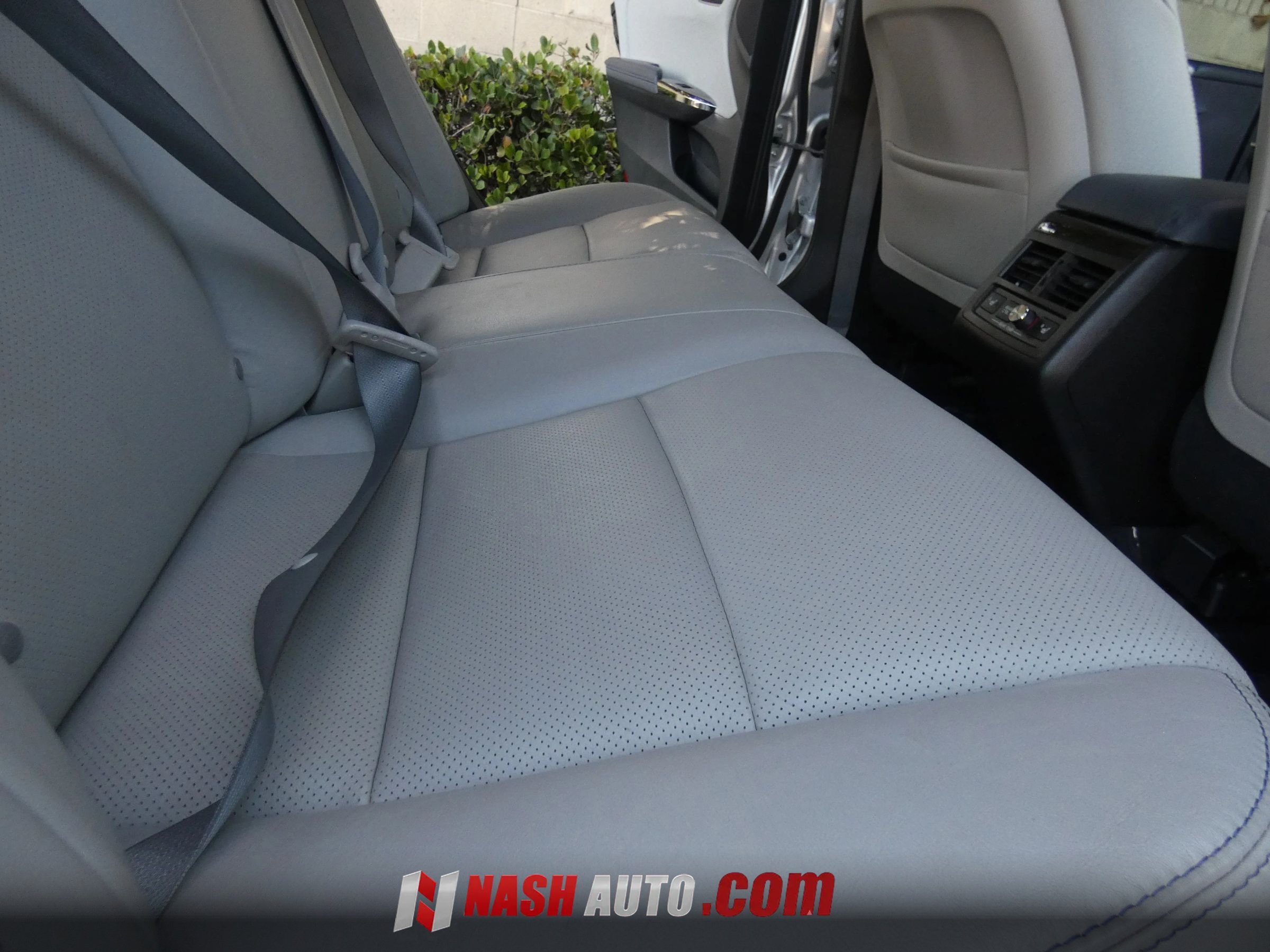 Used 2014 Toyota Avalon Limited FWD image 36