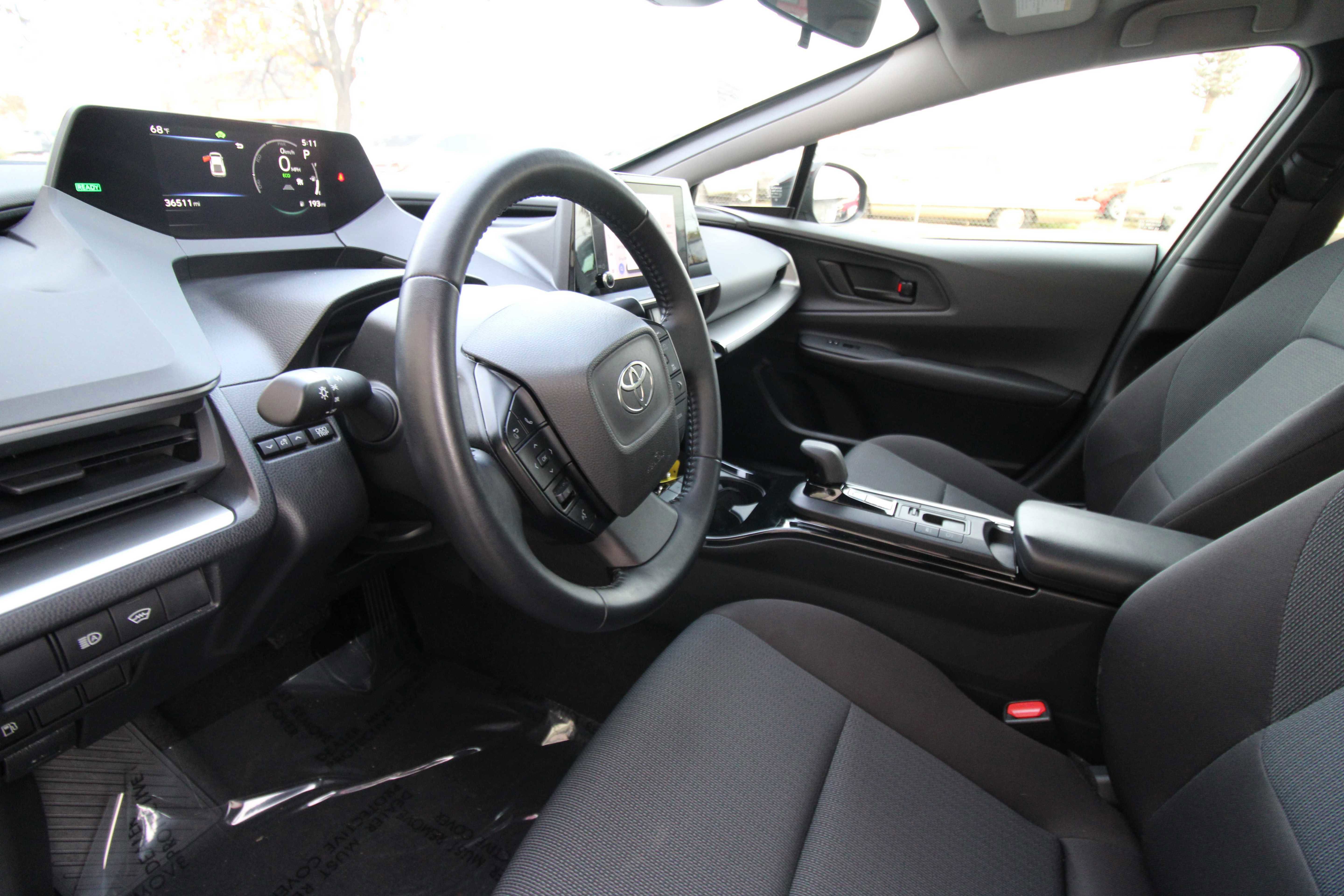 Used 2023 Toyota Prius LE image 19