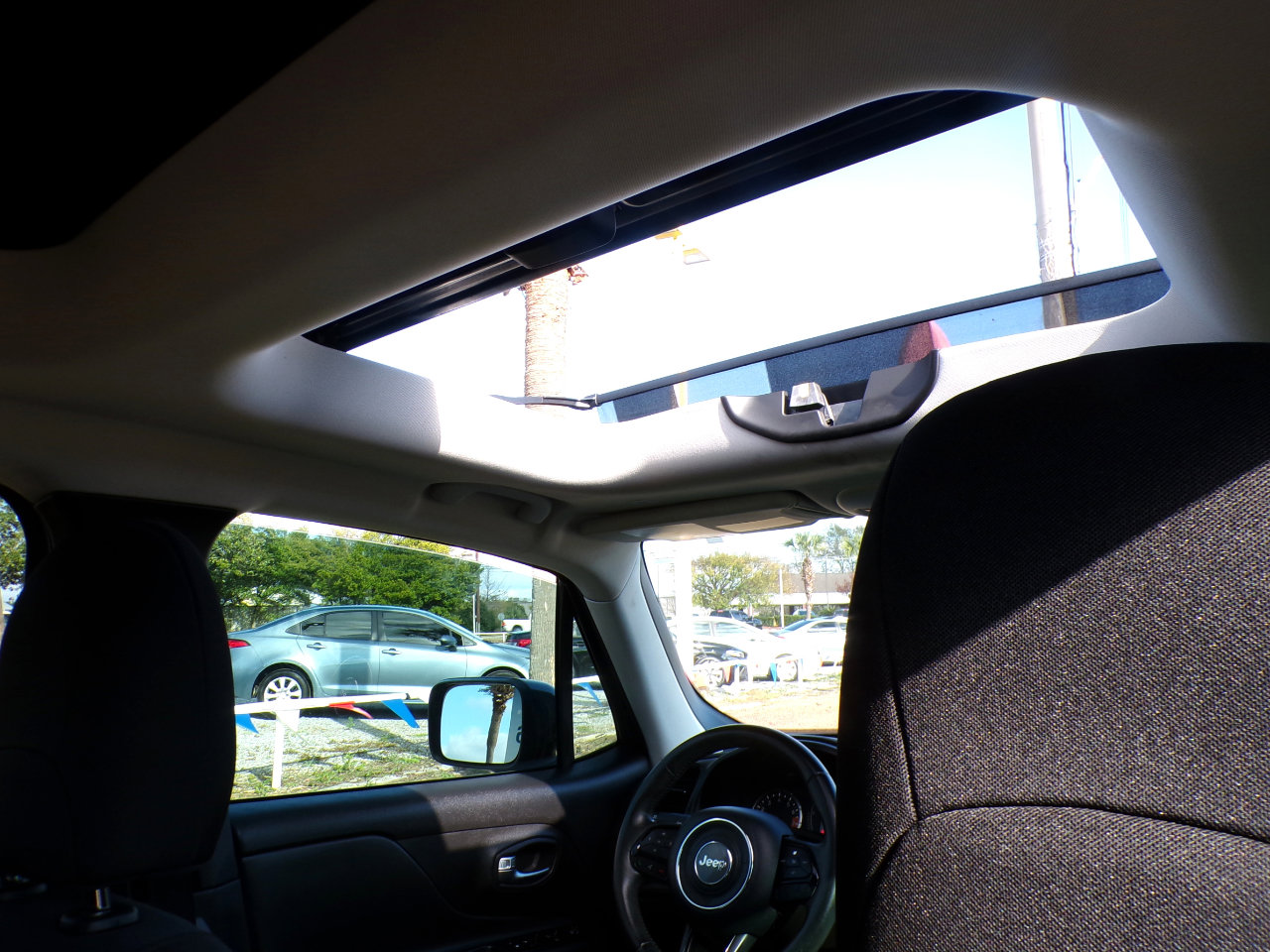 Used 2020 Jeep Renegade Altitude image 28