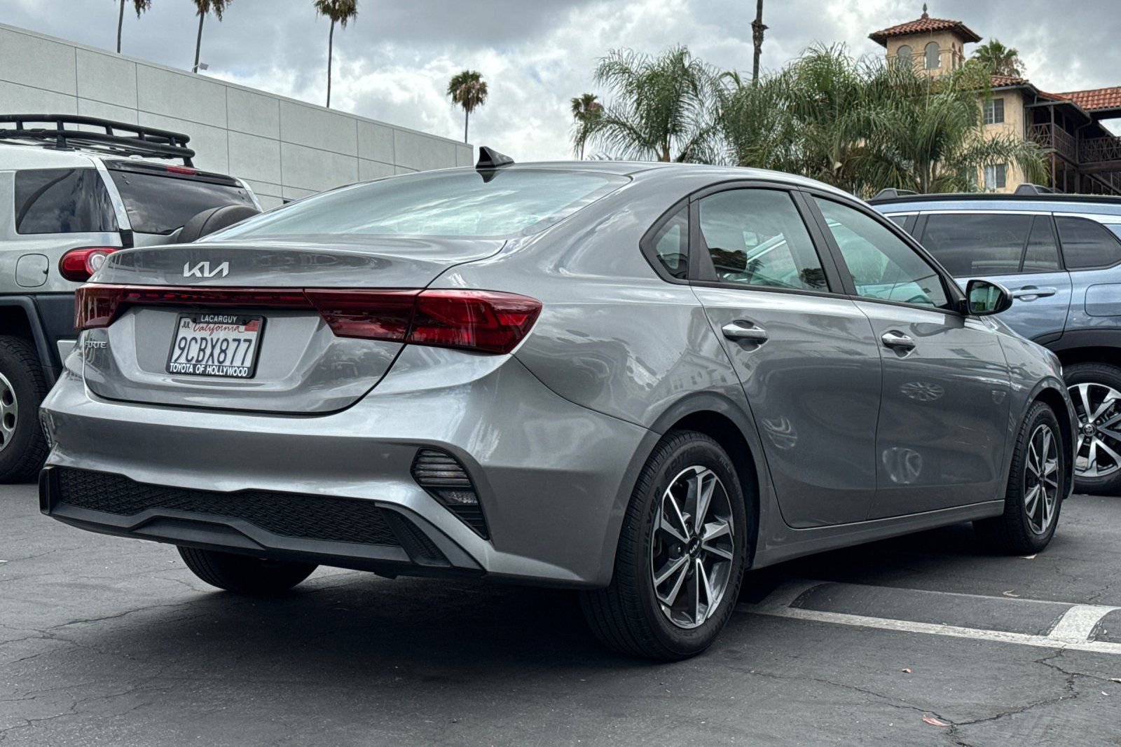 Used 2023 Kia Forte LXS FWD image 5