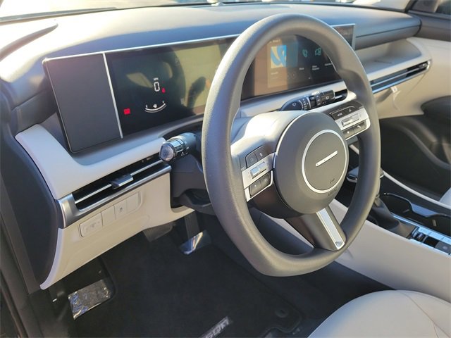 Certified 2025 Hyundai Tucson SE image 17