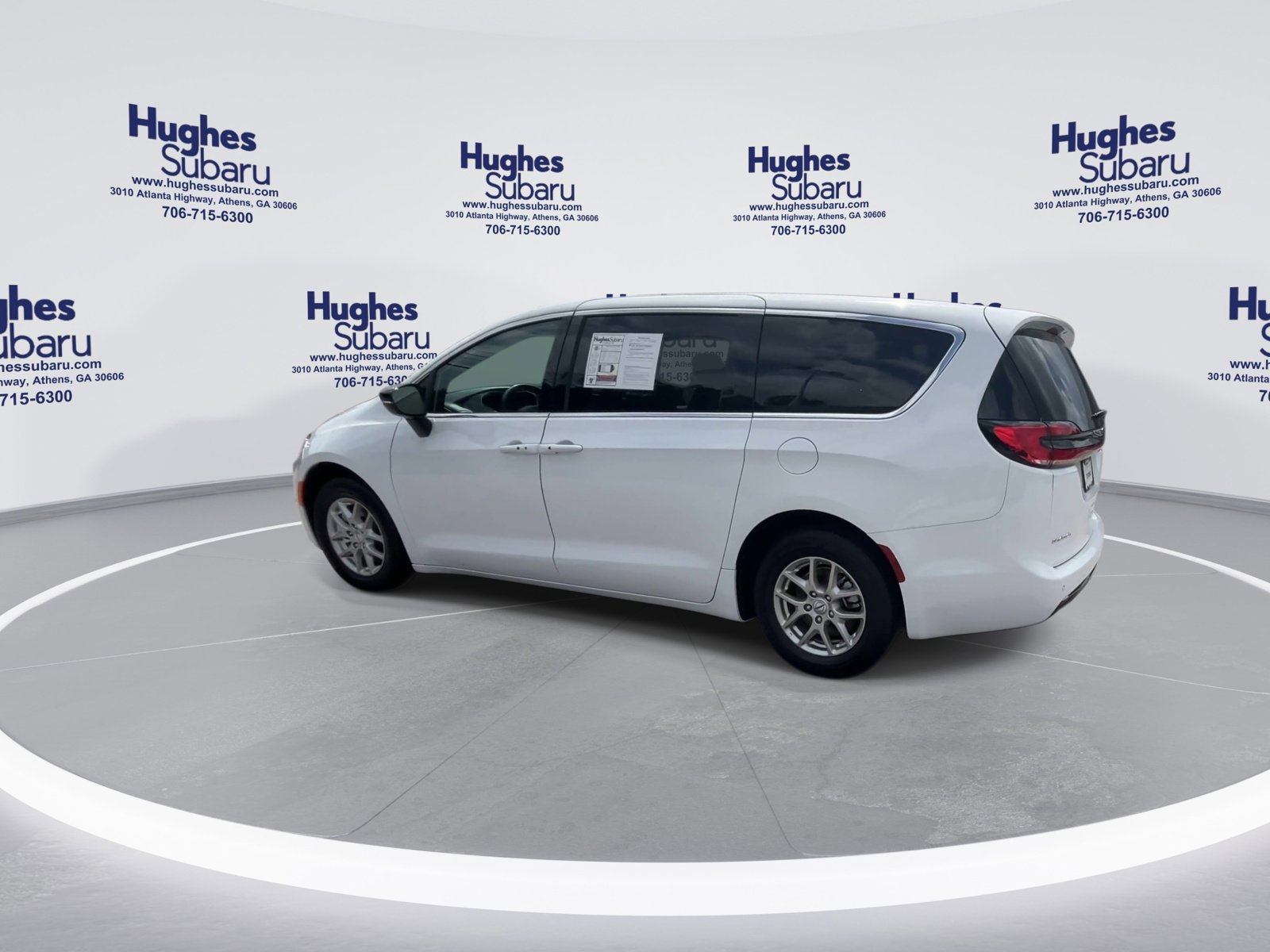 Used 2025 Chrysler Pacifica Select FWD image 8