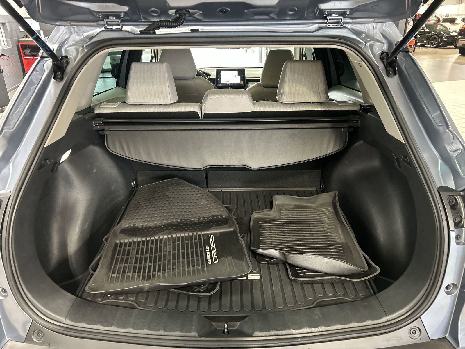 Used 2025 Toyota Corolla Cross L AWD/4WD image 36