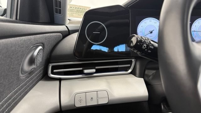 Used 2025 Hyundai Elantra Limited FWD image 30