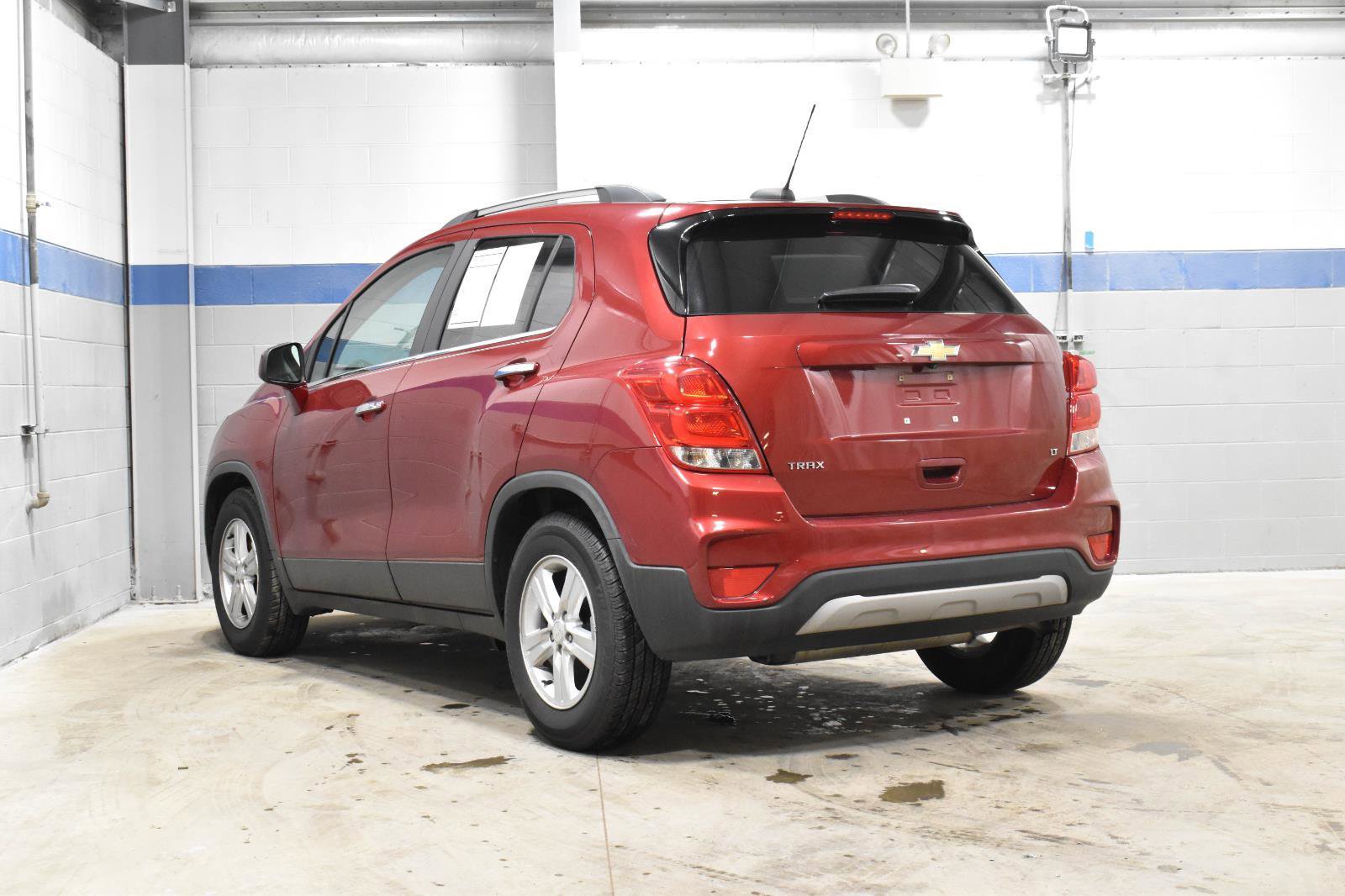 Used 2020 Chevrolet Trax LT w/ Sun & Sound Package image 22