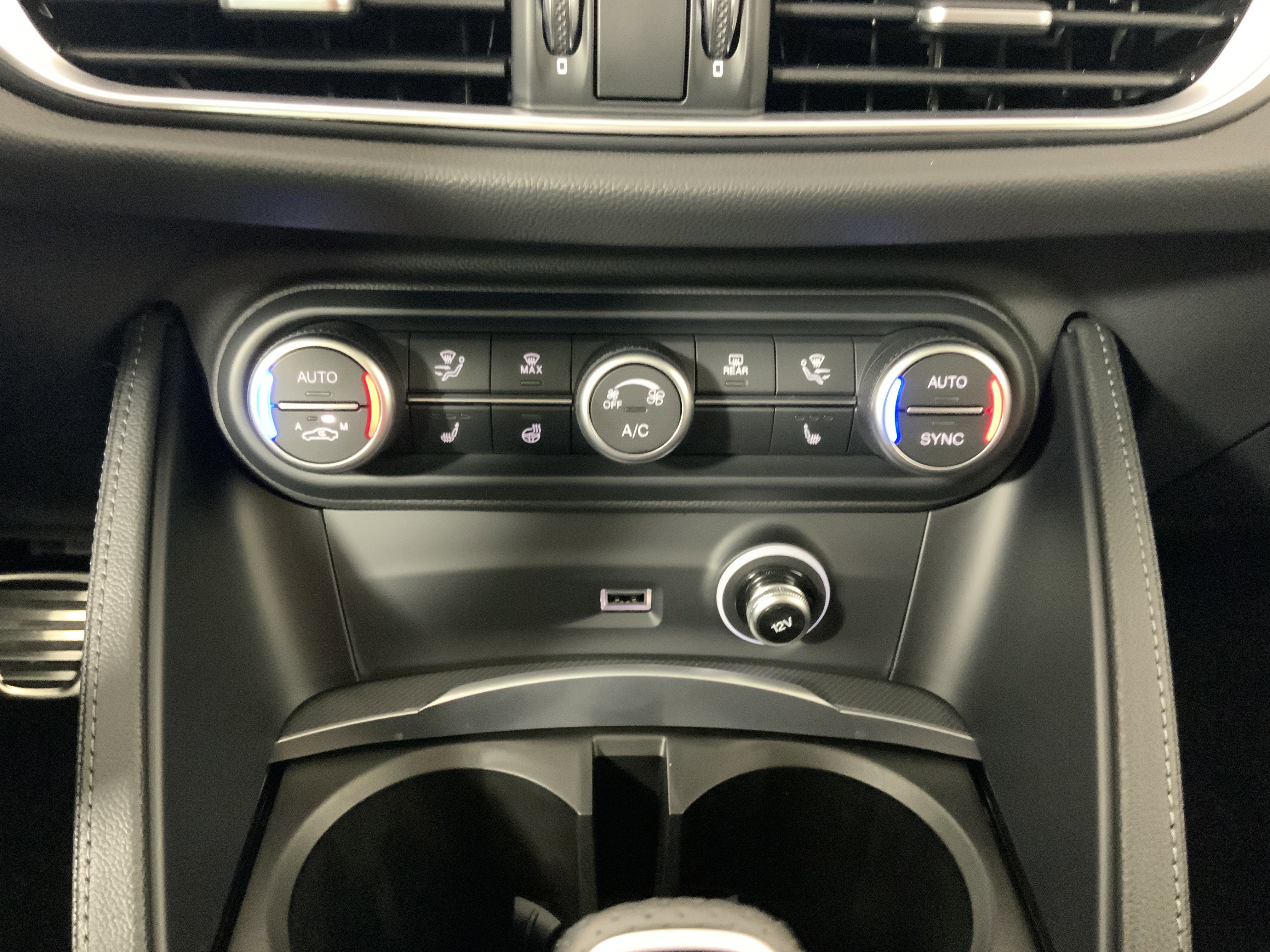 New 2025 Alfa Romeo Stelvio Sprint w/ Convenience Package image 30