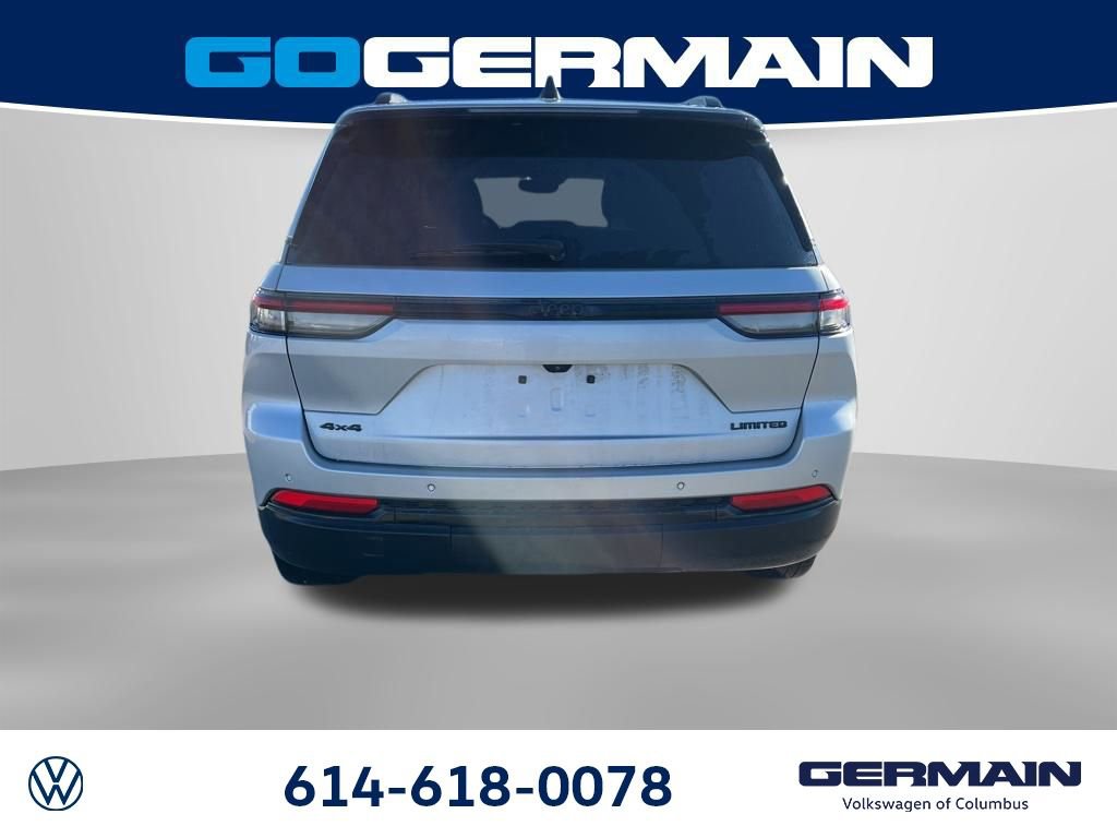 Used 2024 Jeep Grand Cherokee Limited w/ Black Appearance Package image 7