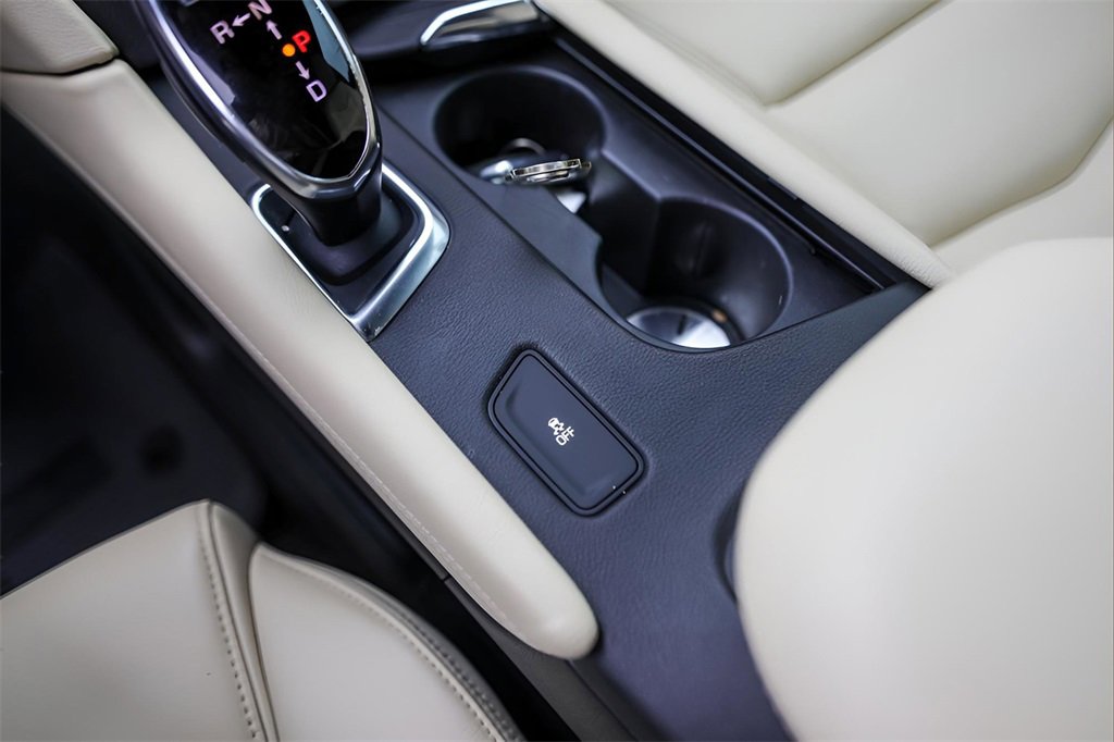 Used 2017 Cadillac XT5 FWD image 21