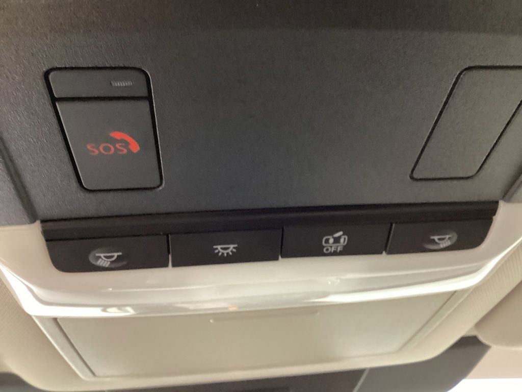 Used 2022 Nissan Pathfinder SL AWD/4WD image 24