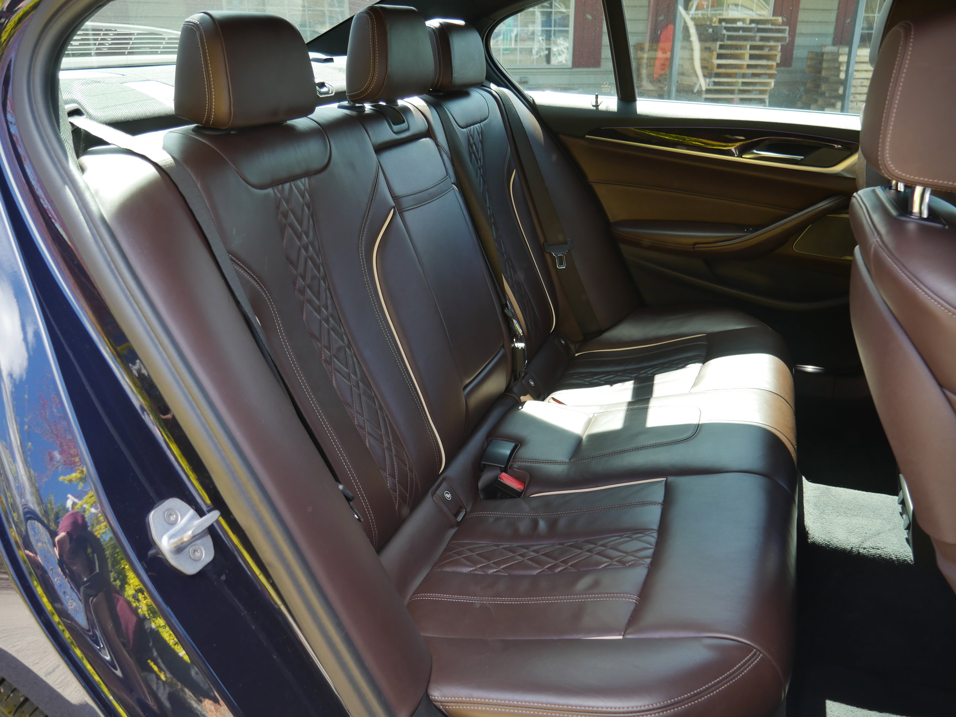 Used 2017 BMW 540i xDrive image 30