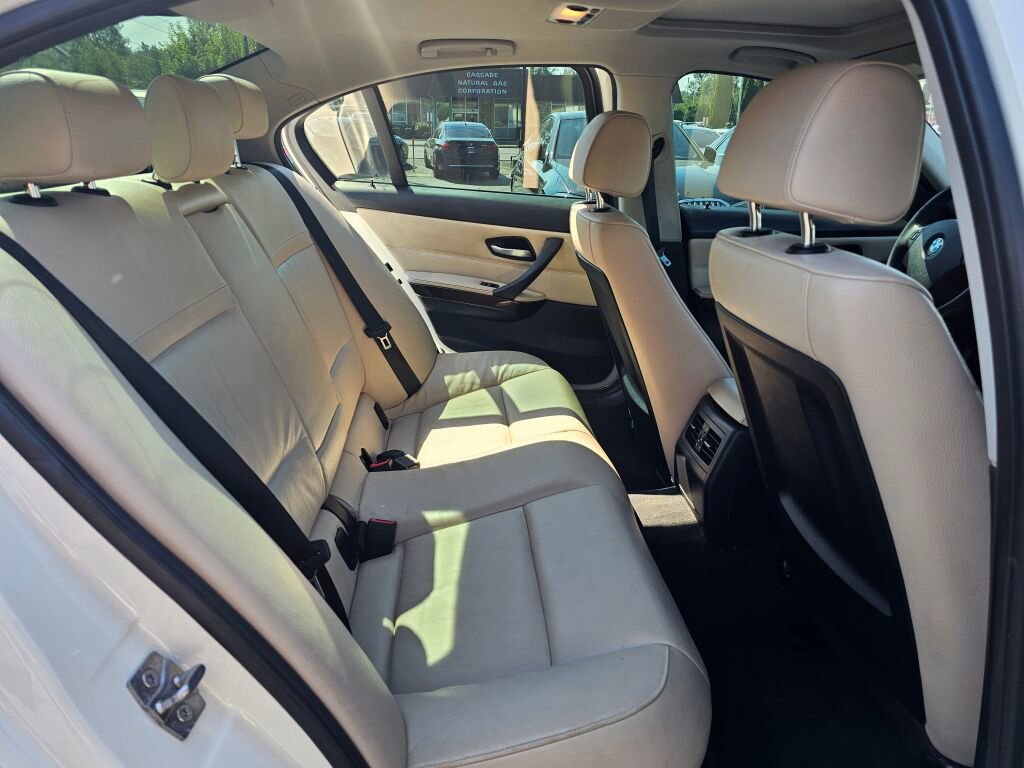 Used 2011 BMW 335i Sedan image 11