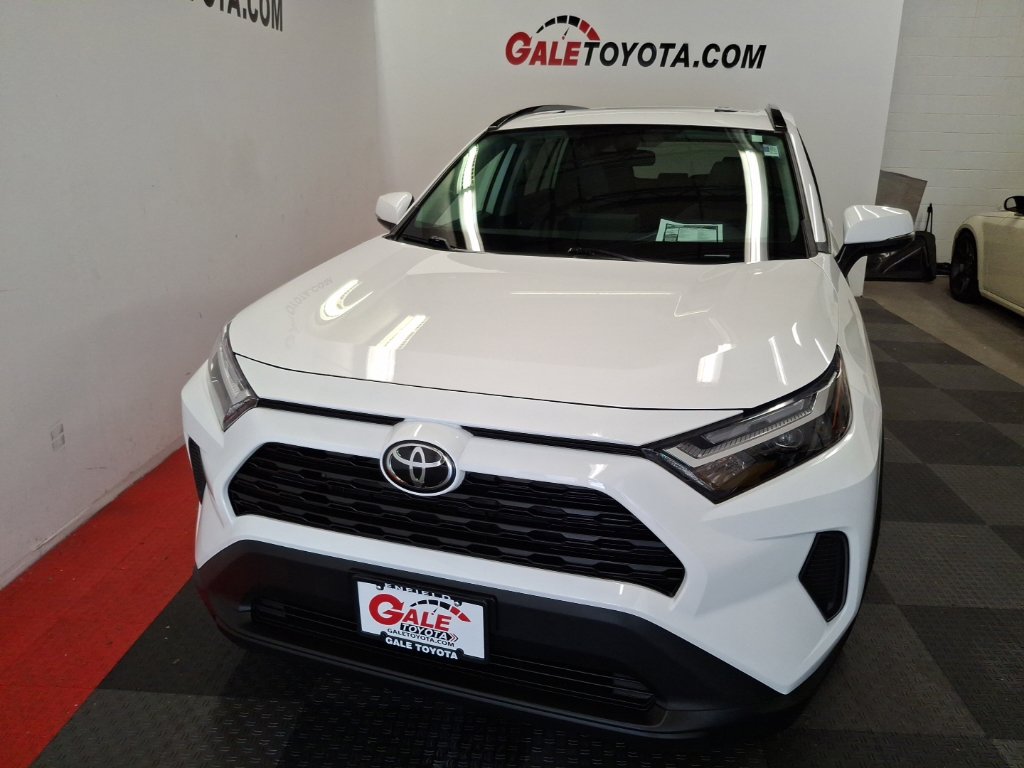 Used 2023 Toyota RAV4 XLE w/ Convenience Package AWD/4WD image 3